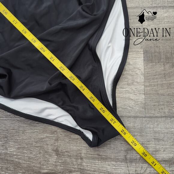 Eomenie Cross Front Cut Out One Piece Swimsuit Size M - Picture 6 of 7